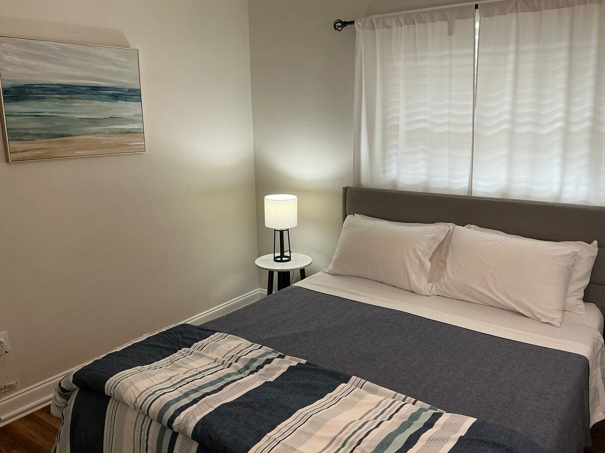 Second queen bedroom