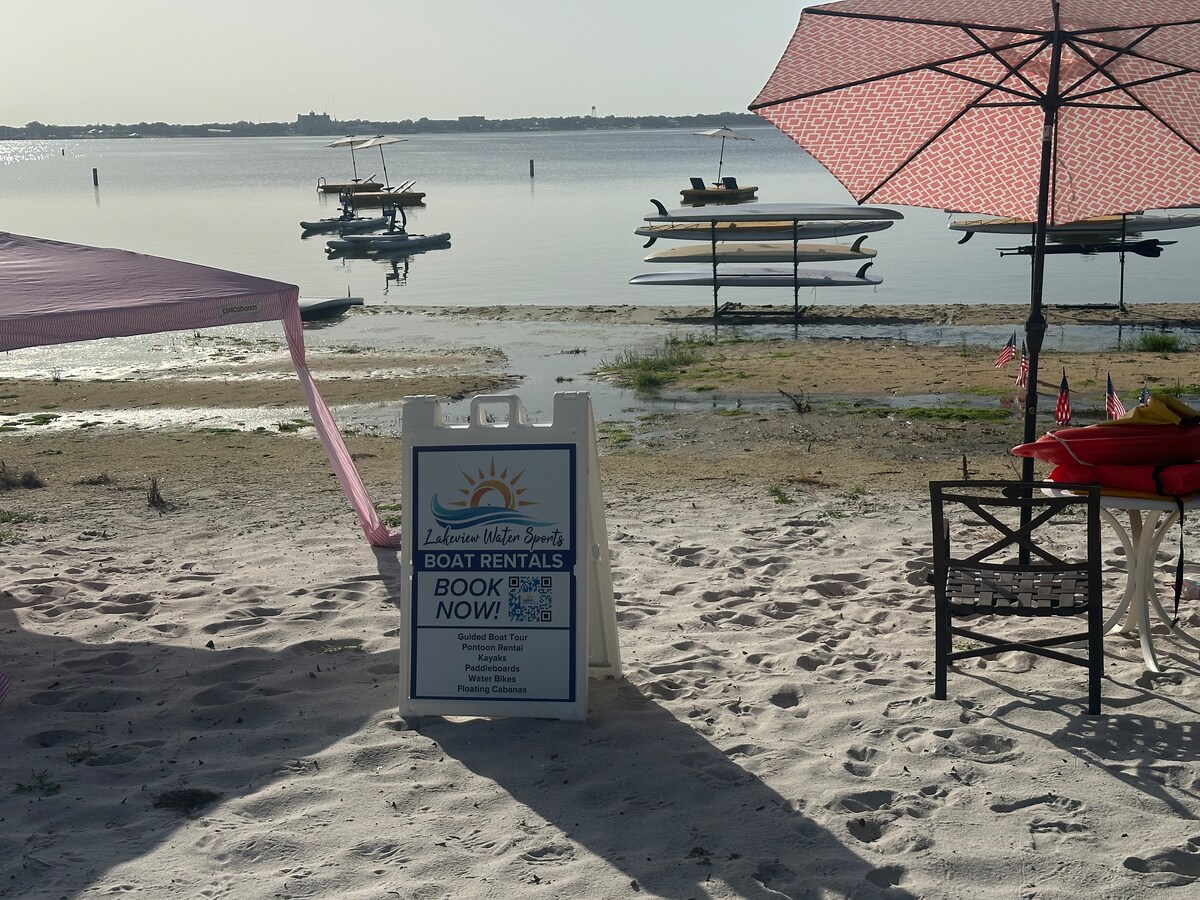 Veteran's Beach and park near the home