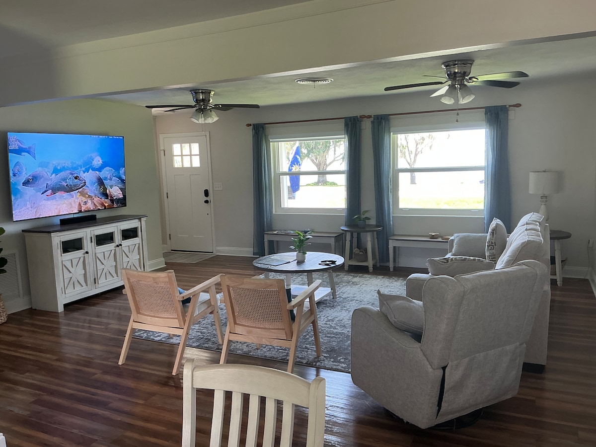Living room and dining view